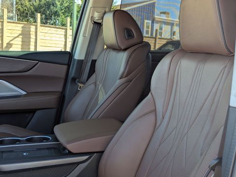 Certified 2025 Acura MDX SH-AWD w/ Advance Package image 14