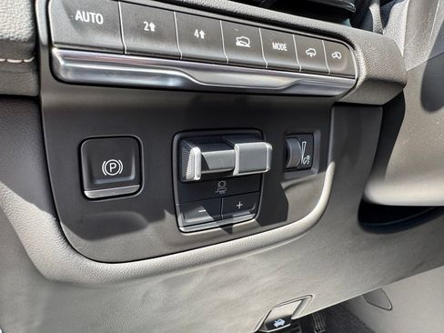 Certified 2024 Cadillac Escalade Premium Luxury w/ Performance Package AWD/4WD image 17