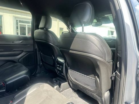 Used 2023 Jeep Grand Cherokee L Laredo AWD/4WD image 15