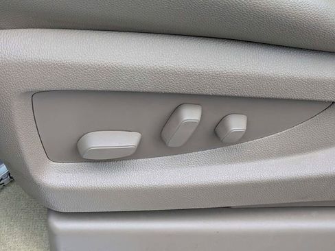 Used 2016 Chevrolet Suburban LTZ image 23