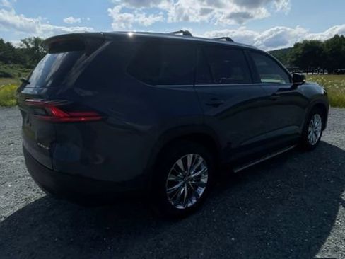 Certified 2025 Toyota Grand Highlander AWD image 8