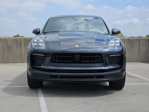 Certified 2026 Porsche Macan image 11