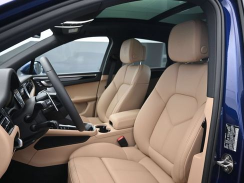 New 2026 Porsche Macan AWD/4WD image 5