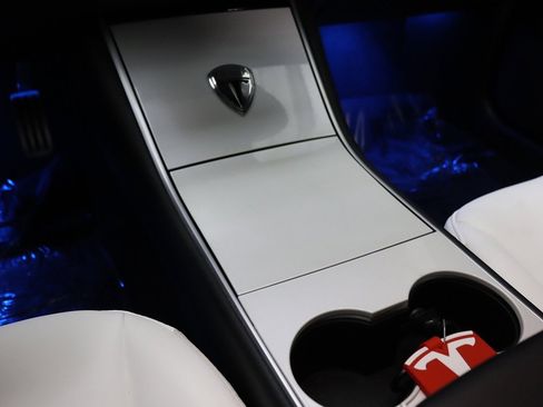 Used 2020 Tesla Model 3 Performance image 28