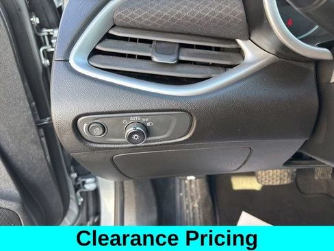 Used 2024 Chevrolet Malibu LT FWD image 19