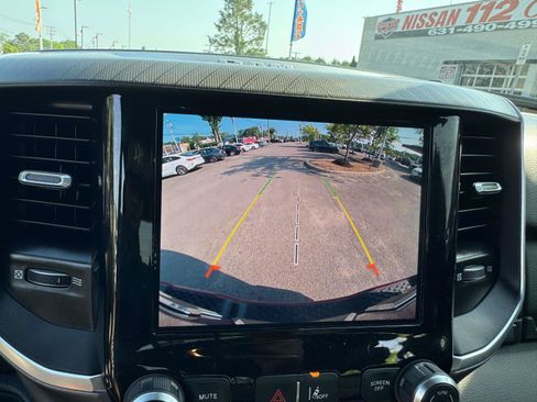 Used 2025 RAM 1500 Big Horn AWD/4WD image 29