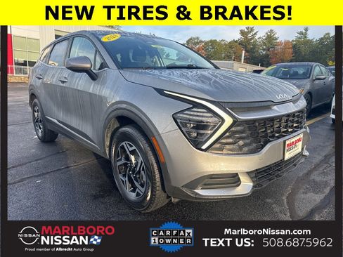 Used 2024 Kia Sportage LX image 1