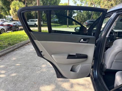 Used 2018 Kia Sportage LX w/ LX Popular Package FWD image 24