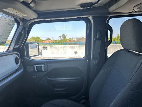 Used 2025 Jeep Wrangler Sport S image 23