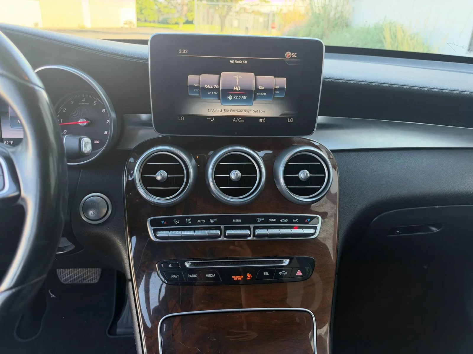 Used 2016 Mercedes-Benz GLC 300 4MATIC w/ Driver Assistance Package image 16