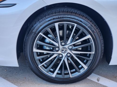 New 2025 Lexus ES 350 w/ Premium Package image 6