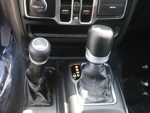 Used 2022 Jeep Wrangler Unlimited Sport AWD/4WD image 15