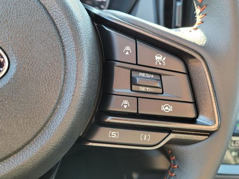 Used 2025 Subaru Crosstrek 2.5i Limited w/ Crosstrek Mirror Package image 7