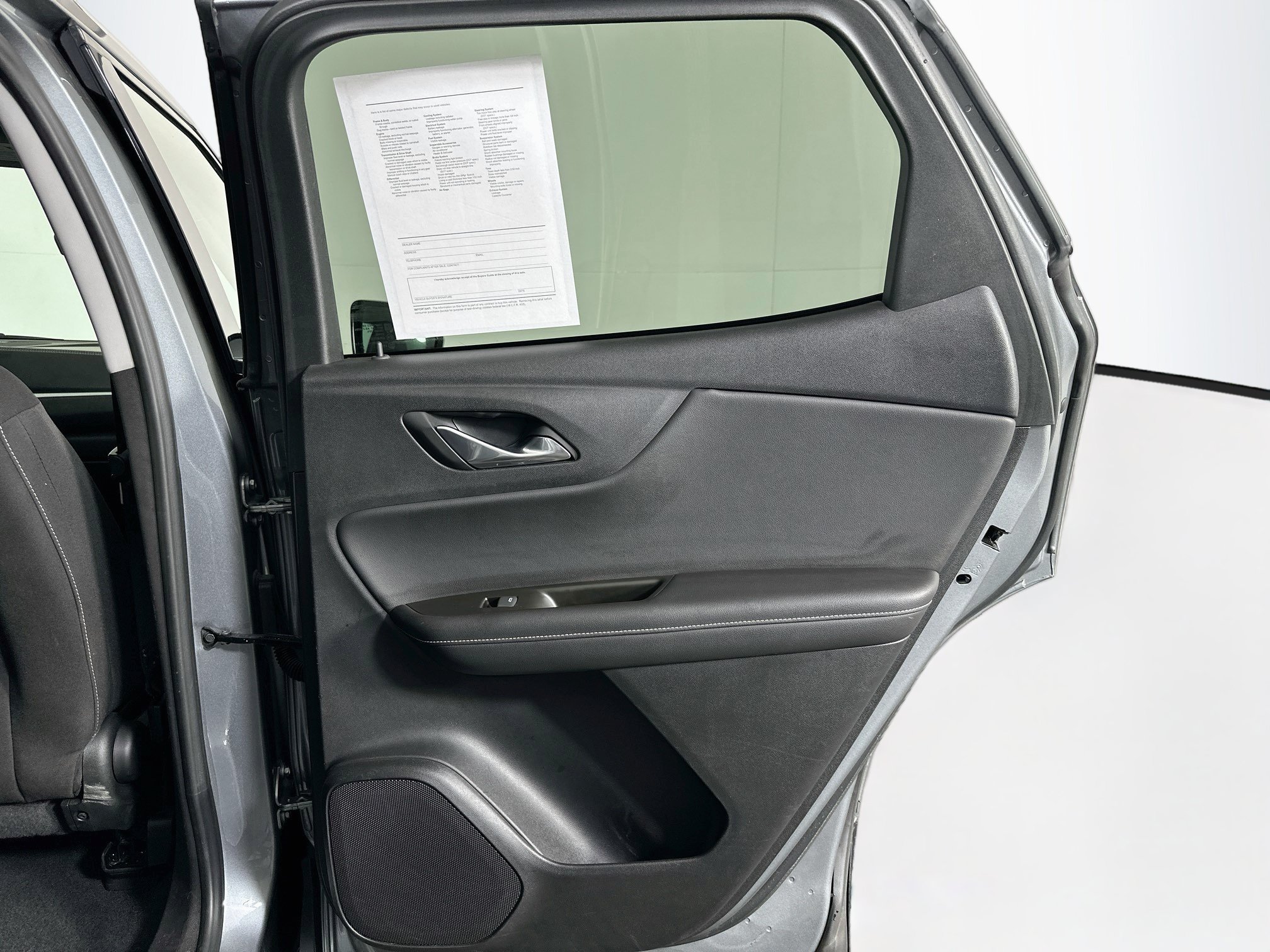 Used 2025 Chevrolet Blazer LT FWD image 30