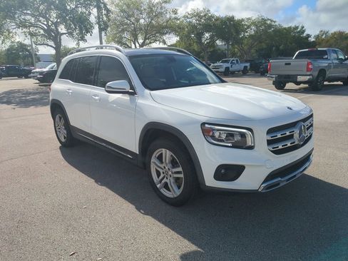 Used 2023 Mercedes-Benz GLB 250 image 2