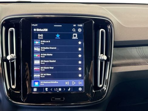 Used 2023 Volvo XC40 Recharge Ultimate image 15