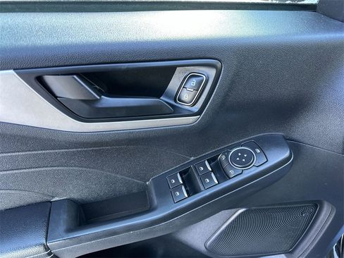 Used 2022 Ford Escape SE w/ SE Sport Appearance Package image 13