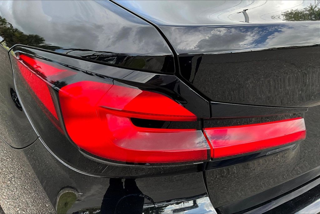 Used 2021 BMW 530i w/ Premium Package RWD image 22