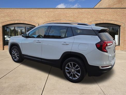 Used 2024 GMC Terrain SLT image 6