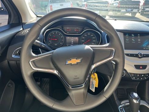 Used 2018 Chevrolet Cruze LS image 33