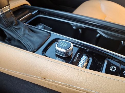 Used 2018 Volvo S90 T5 Momentum w/ Convenience Package image 14