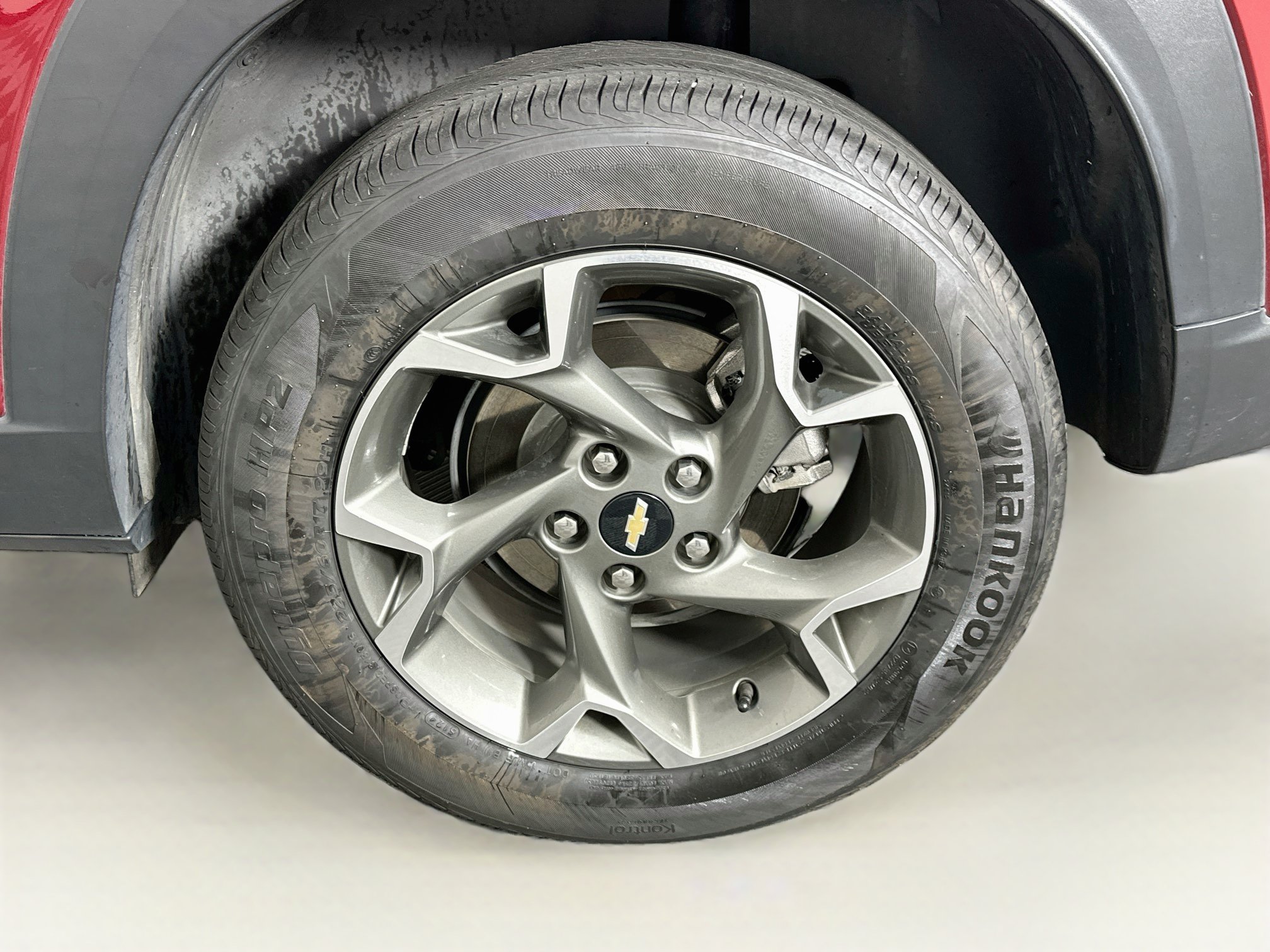 Used 2025 Chevrolet Trax LT FWD image 11