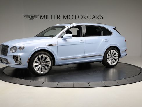 New 2025 Bentley Bentayga image 2