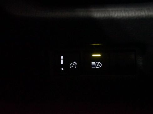 Certified 2025 Toyota RAV4 XLE FWD image 24