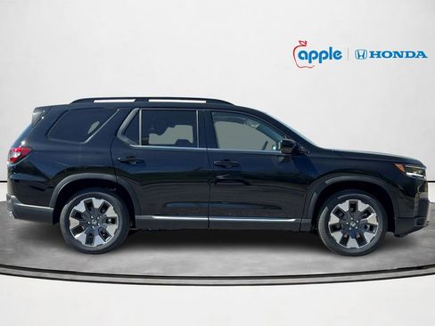 New 2026 Honda Pilot Touring image 2