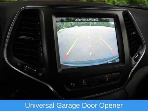 Used 2021 Jeep Cherokee Trailhawk w/ Technology Group AWD/4WD image 10