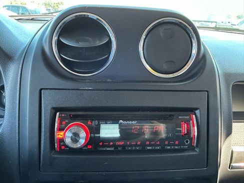 Used 2015 Jeep Patriot Latitude AWD/4WD image 22