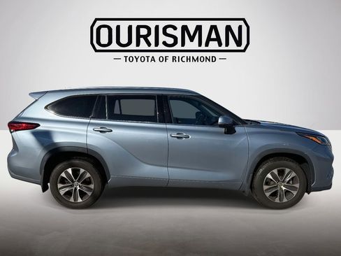 Certified 2020 Toyota Highlander XLE image 2