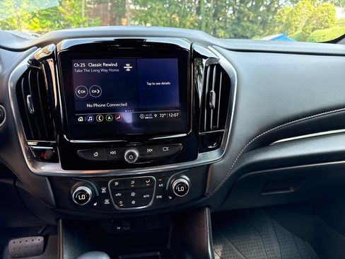Used 2023 Chevrolet Traverse RS w/ LPO, Floor Liner Package AWD/4WD image 26