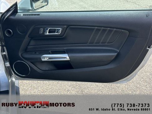 Used 2016 Ford Mustang GT Premium image 18