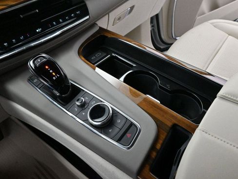 Certified 2024 Cadillac Escalade Sport Platinum w/ LPO, Floor Liner Package image 28