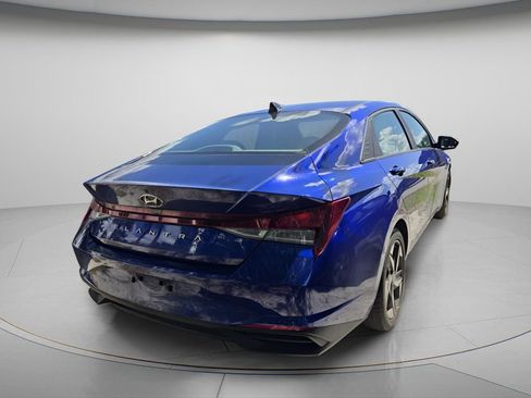 Used 2023 Hyundai Elantra SEL w/ Convenience Package FWD image 4