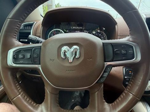 Used 2022 RAM 1500 Laramie AWD/4WD image 11