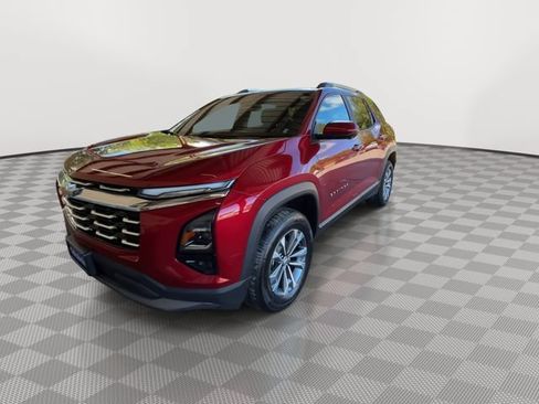 Used 2025 Chevrolet Equinox LT w/ Convenience Package II AWD/4WD image 4