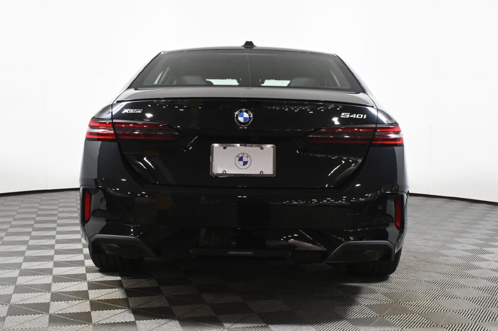 Used 2027 BMW 540i xDrive w/ M Sport Package AWD/4WD image 6