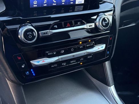 Used 2022 Ford Explorer Platinum image 31