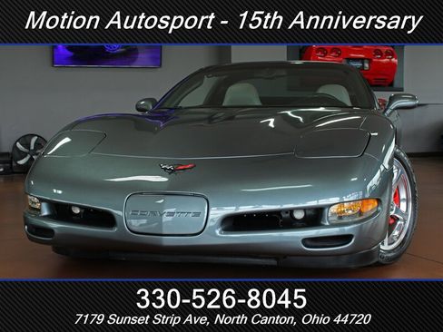 Used 2004 Chevrolet Corvette Coupe w/ Preferred Equipment Group RWD image 53