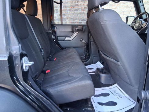Used 2015 Jeep Wrangler Unlimited Sport AWD/4WD image 12