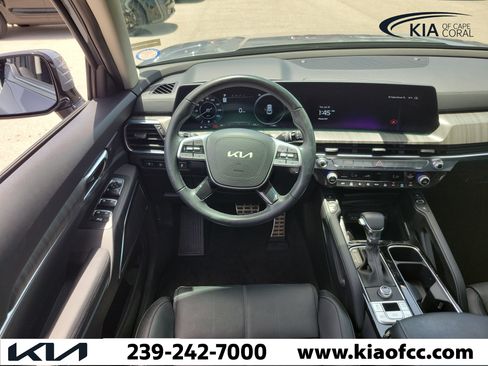 Certified 2025 Kia Telluride SX w/ SX Captain's Chair Package FWD image 17