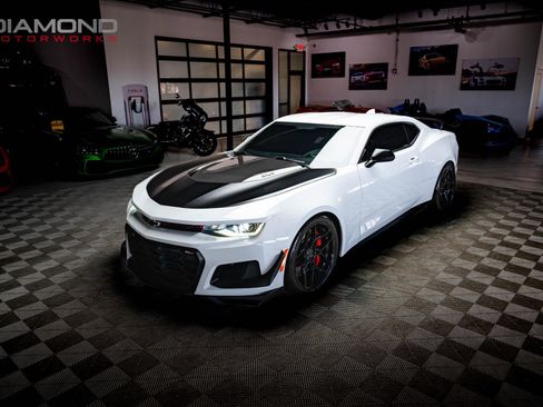Used 2019 Chevrolet Camaro ZL1 image 58