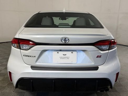 Used 2023 Toyota Corolla SE w/ Carpet Mat Package (TMS) FWD image 6