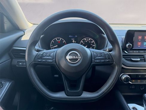 Used 2023 Nissan Altima 2.5 S image 13