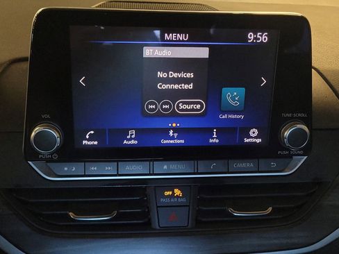 Used 2024 Nissan Altima 2.5 SV image 25