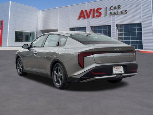 Used 2025 Kia K4 LXS image 3