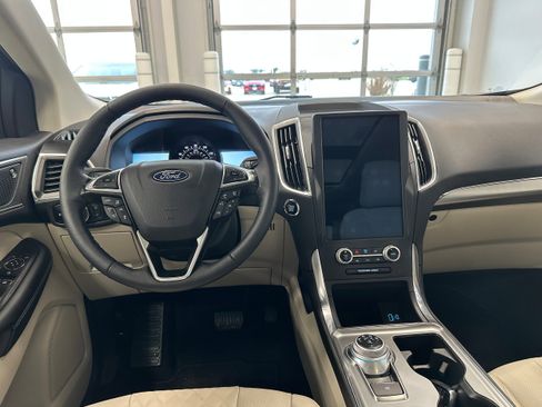 Used 2024 Ford Edge Titanium w/ Equipment Group 301A AWD/4WD image 18