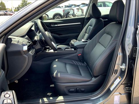 New 2025 Nissan Altima 2.5 SR w/ SR Premium Package image 10